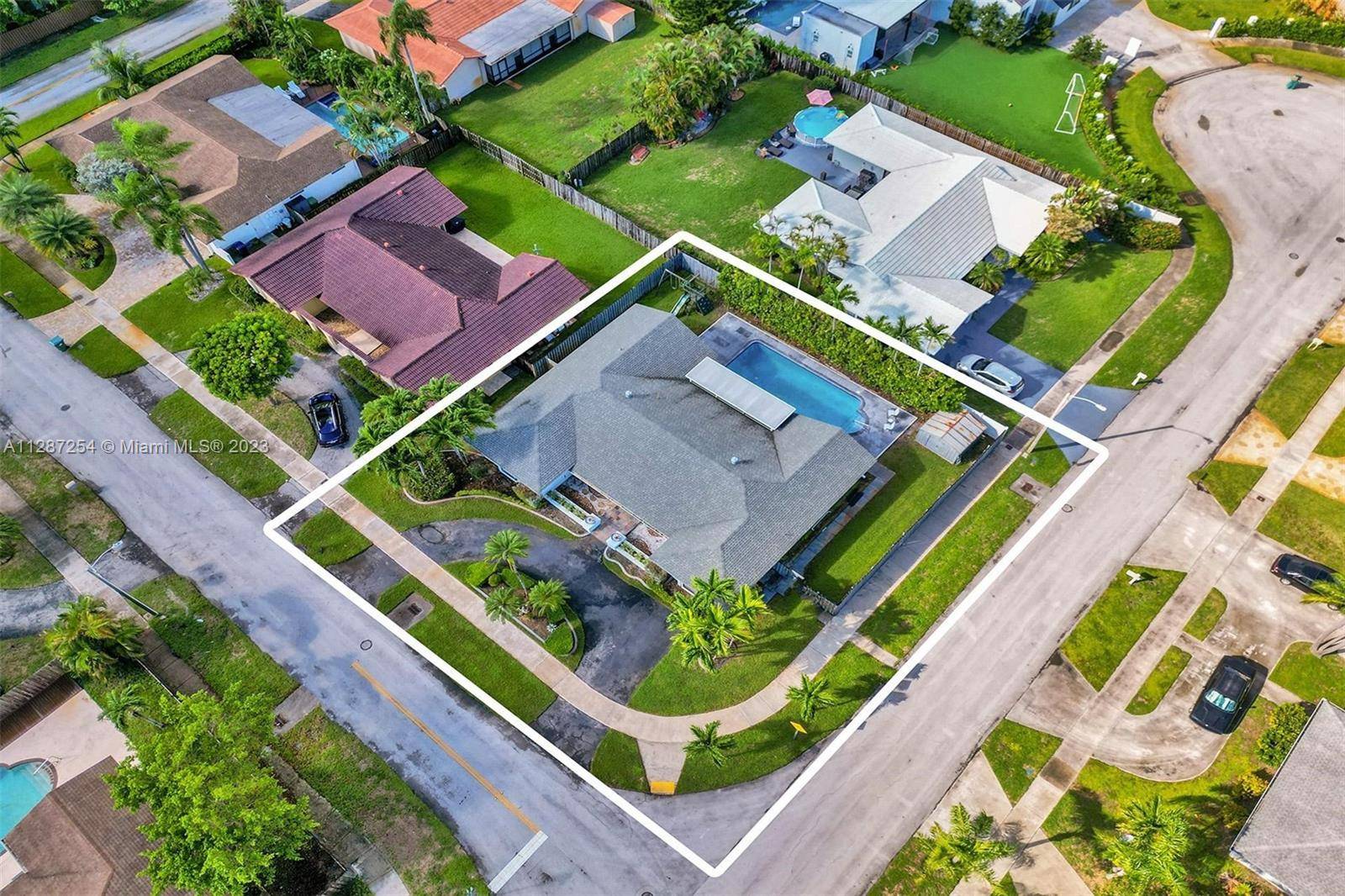 Miami, FL 33179,21332 NE 18th Pl