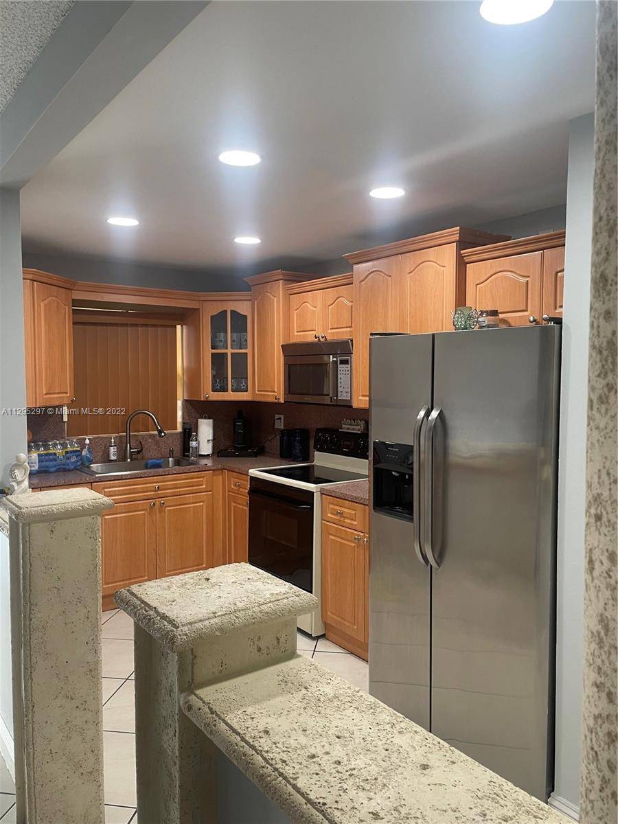 Hialeah, FL 33016,2667 W 52nd St #13