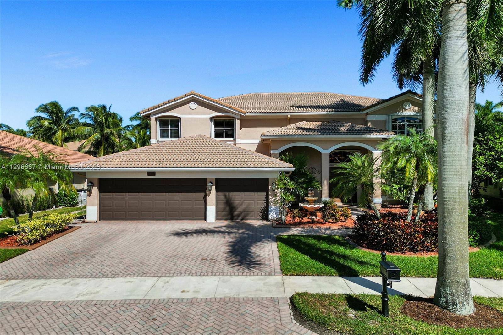 Weston, FL 33327,1631 Victoria Pointe Cir