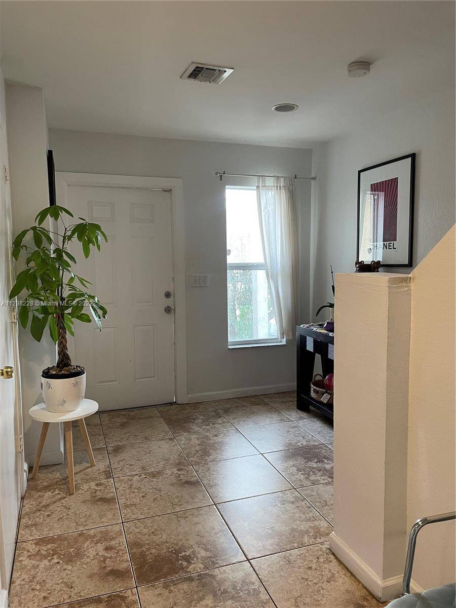 Pompano Beach, FL 33069,2741 NW 13th St #2741