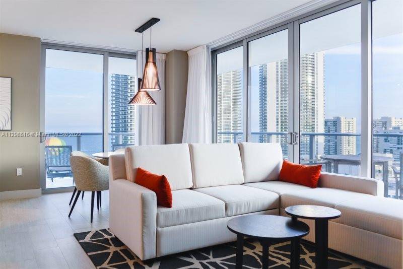 Hollywood, FL 33019,4010 S Ocean Dr #R909