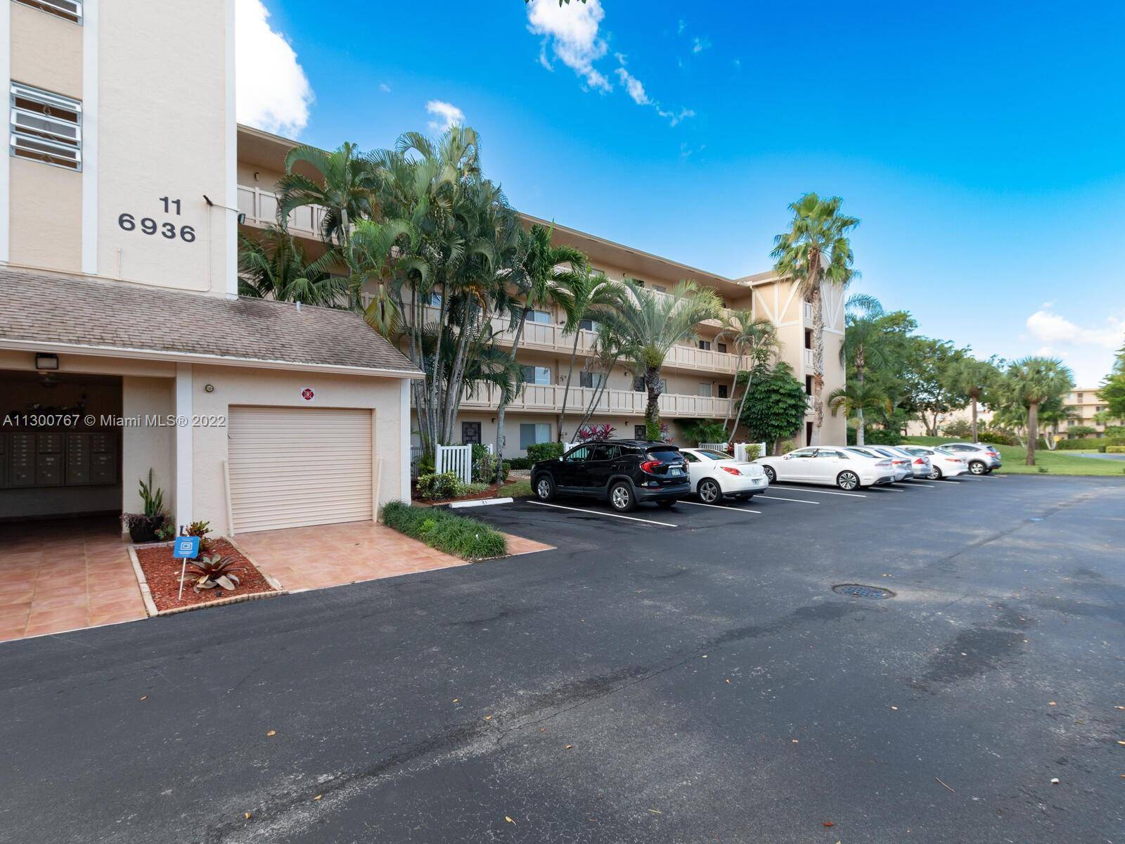 Delray Beach, FL 33446,6936 Huntington Ln #203