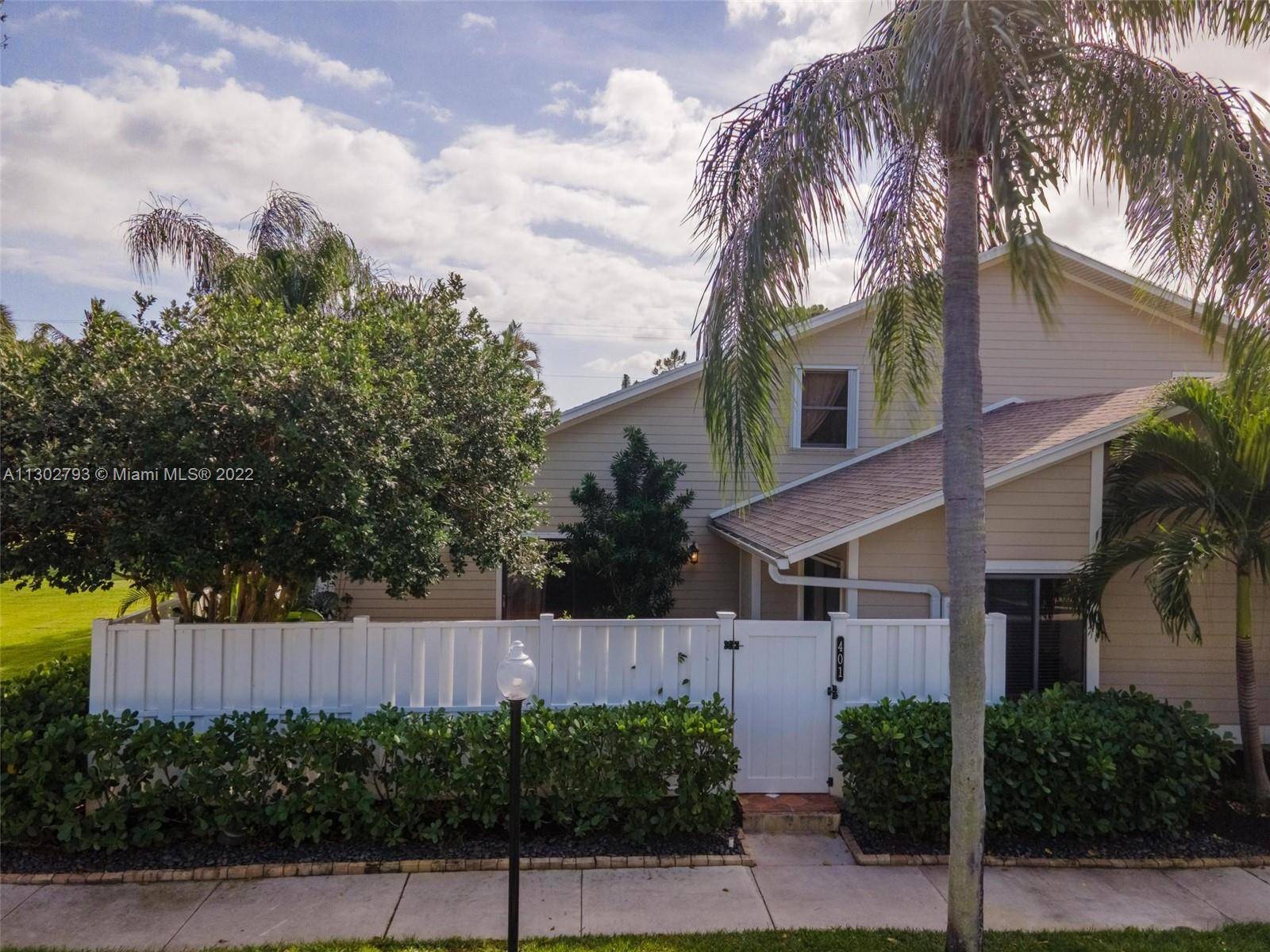 Jupiter, FL 33458,401 Summerwinds Ln