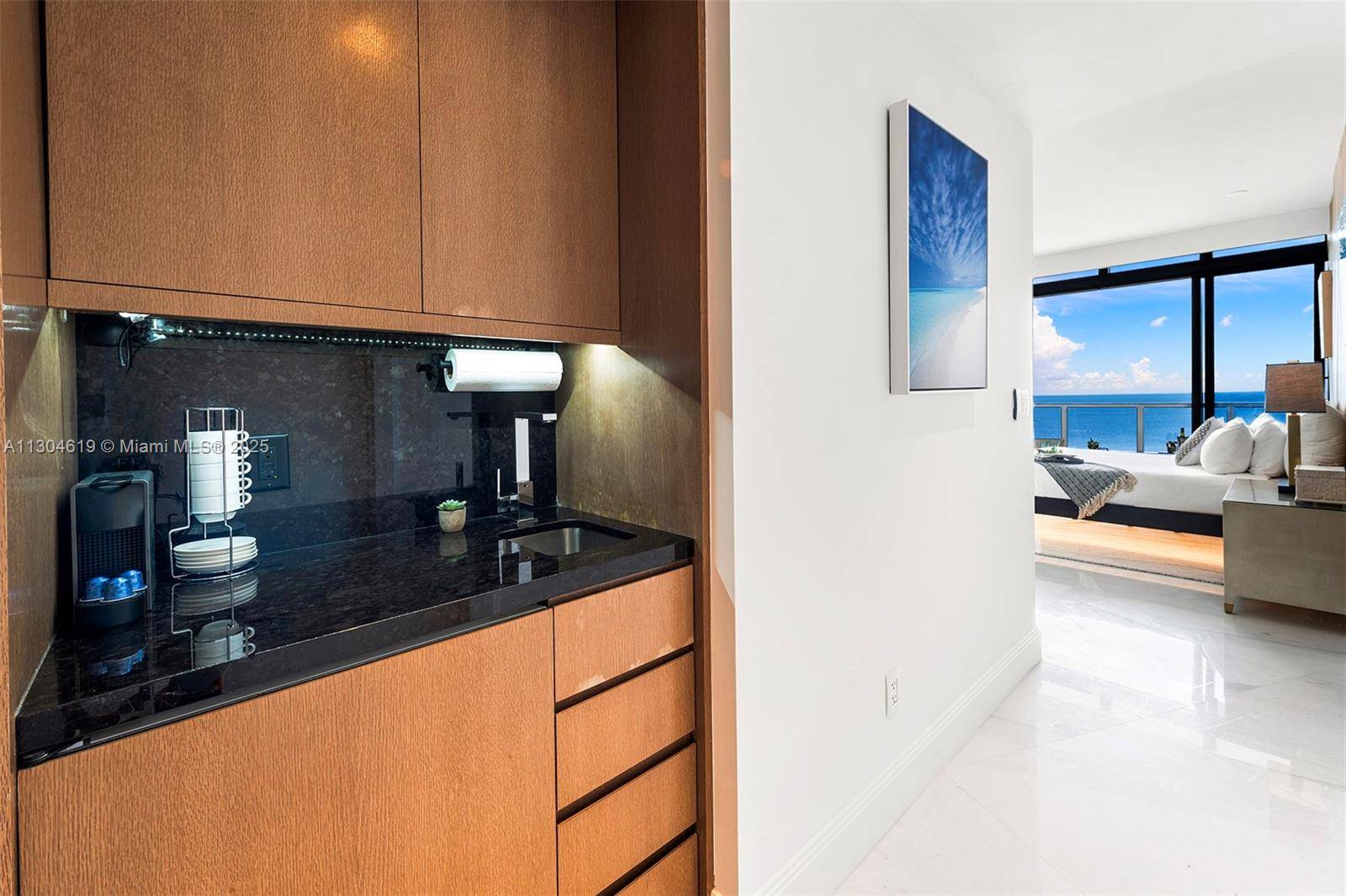 Miami Beach, FL 33139,2201 Collins Ave #1926/PH-