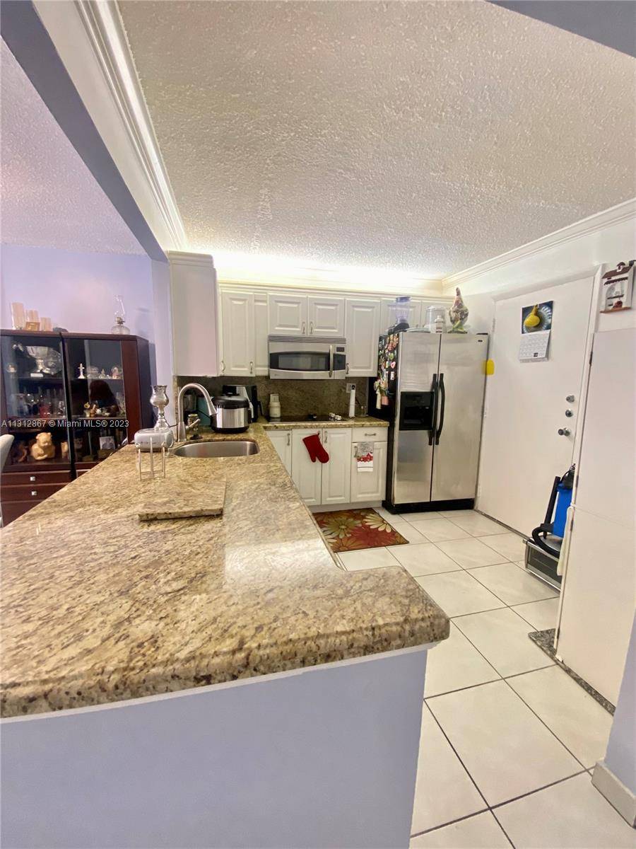 North Miami Beach, FL 33160,3750 NE 170th St #103