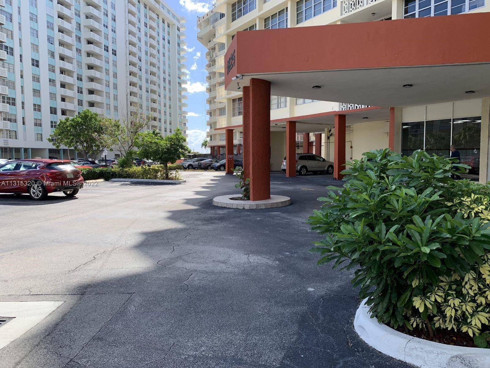 Hallandale Beach, FL 33009,1825 S Ocean Dr #804