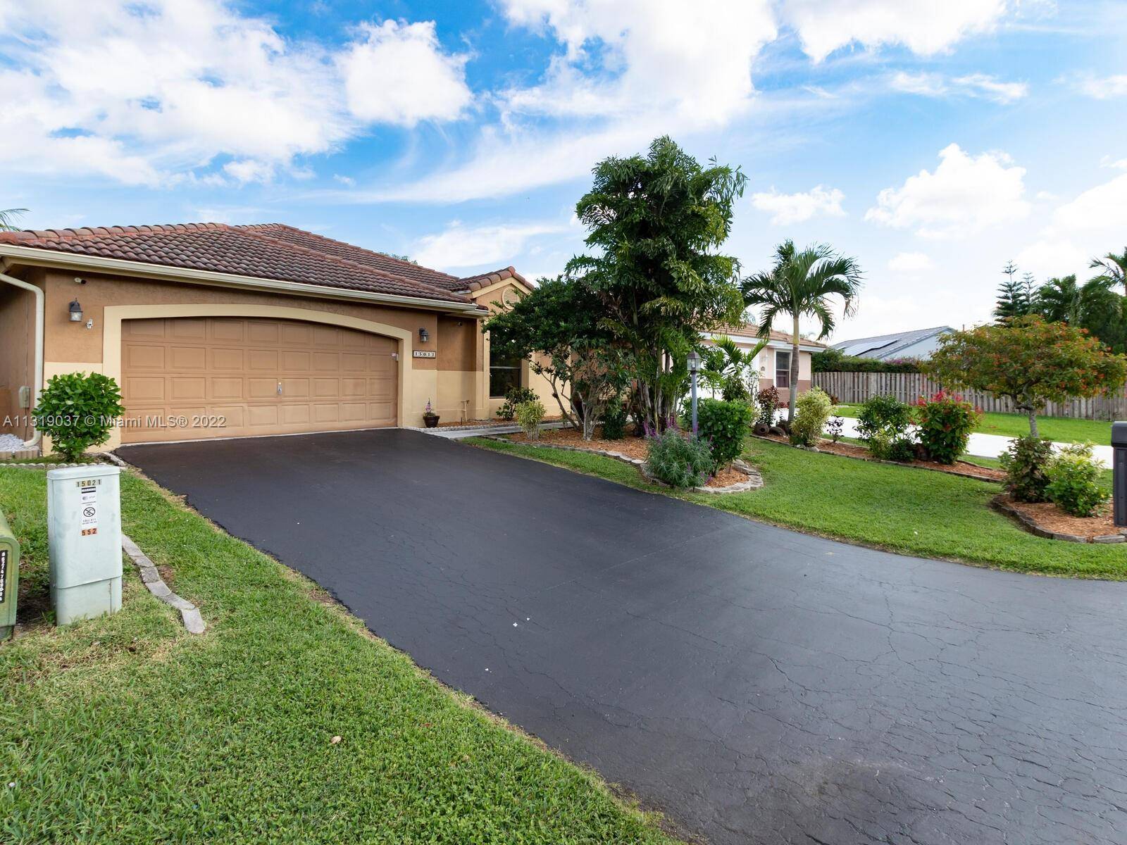 Davie, FL 33331,15011 S Waterford Dr