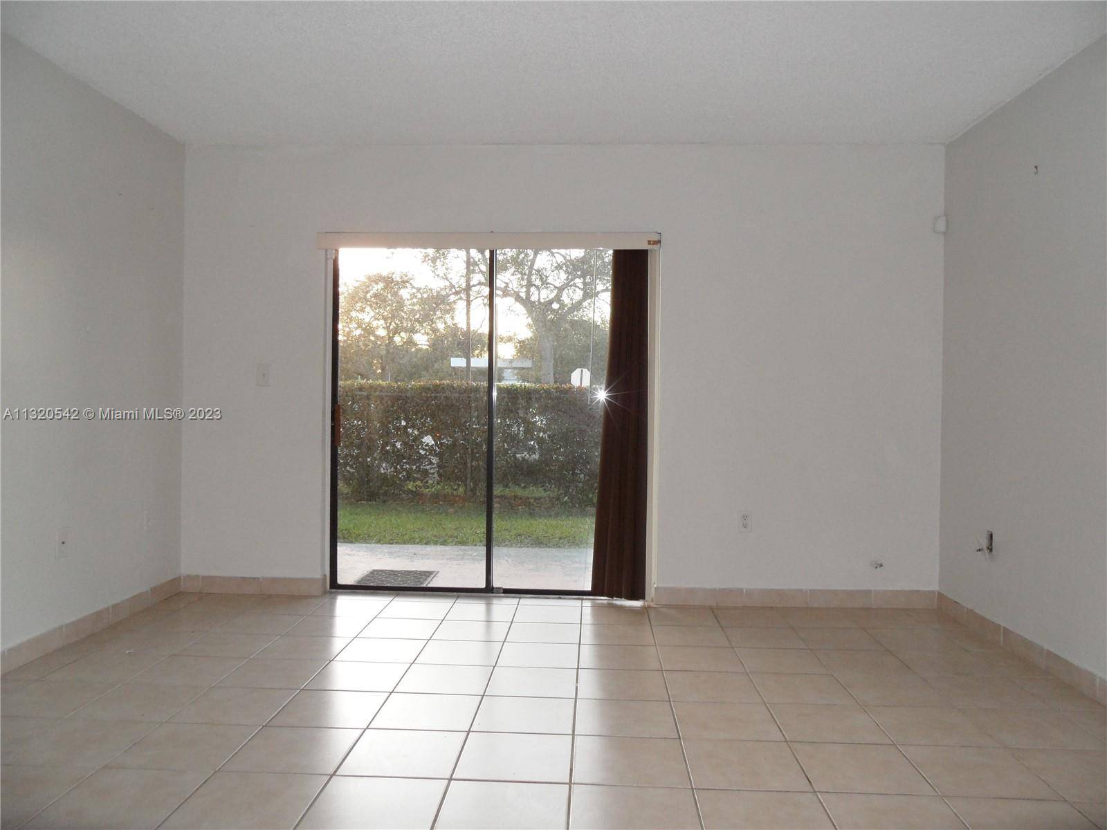 Pembroke Pines, FL 33025,200 Palm Cir W #104