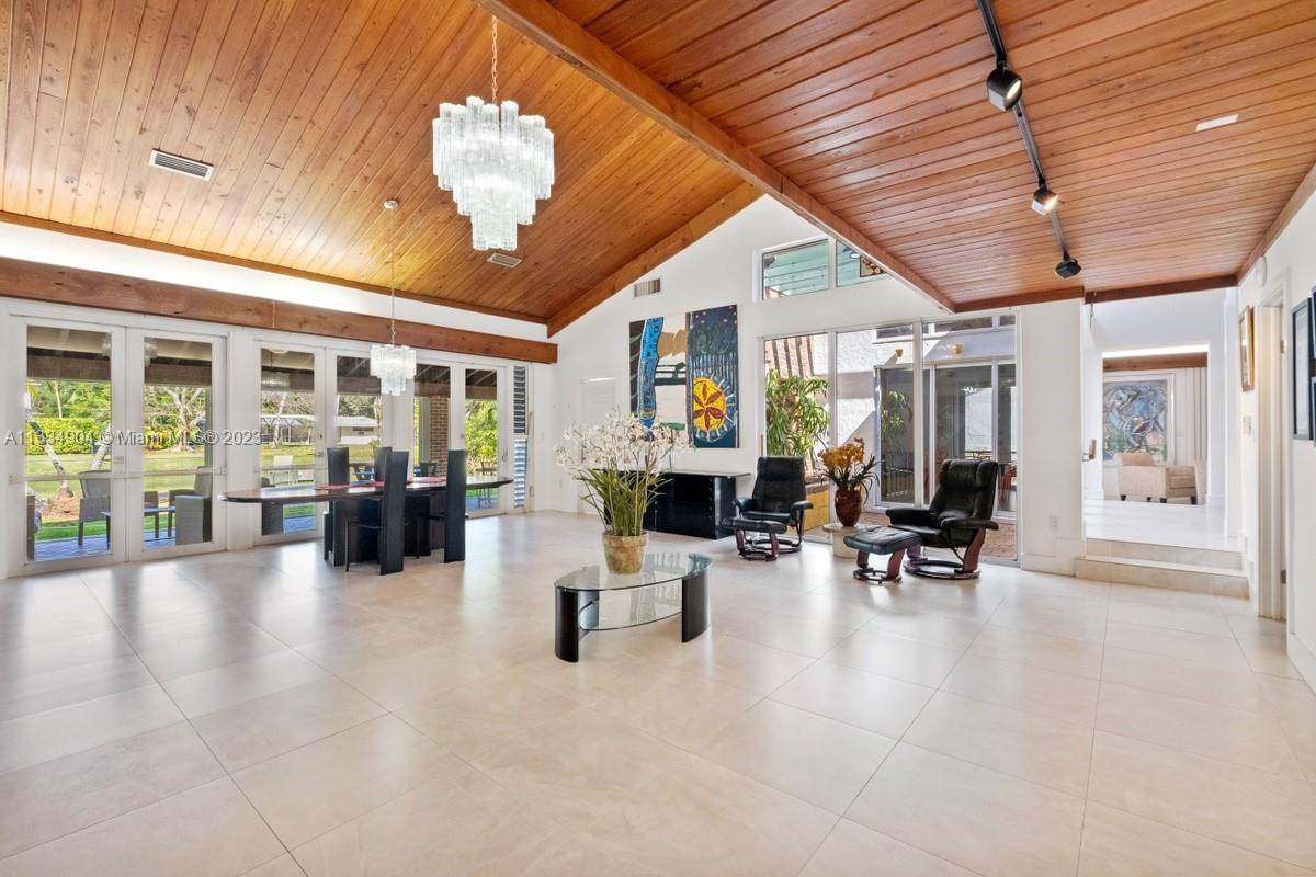 South Miami, FL 33156,5941 SW 88 St