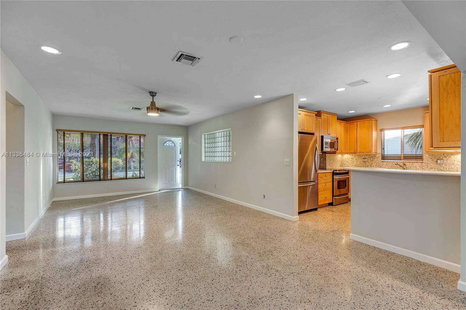 Wilton Manors, FL 33334,325 NE 30th St