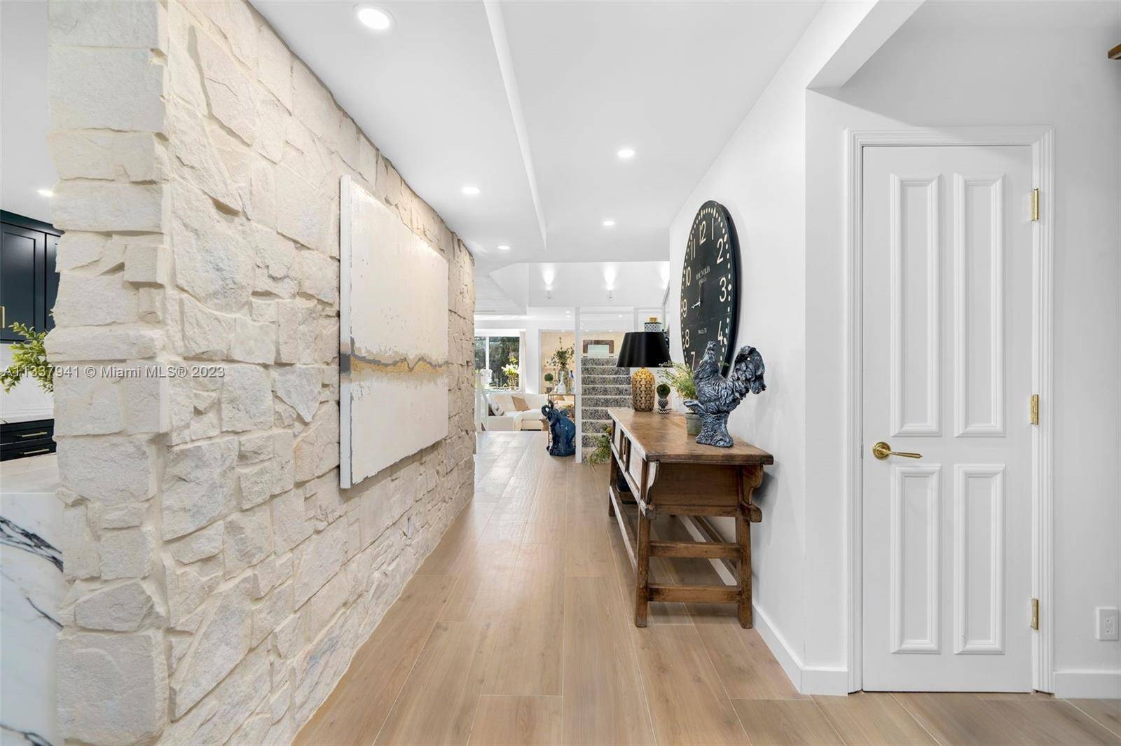 Miami, FL 33138,10667 NE Quaybridge Ct #C9