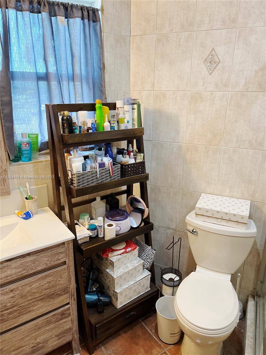 Miami, FL 33179,1651 NE Miami Gardens Dr #202