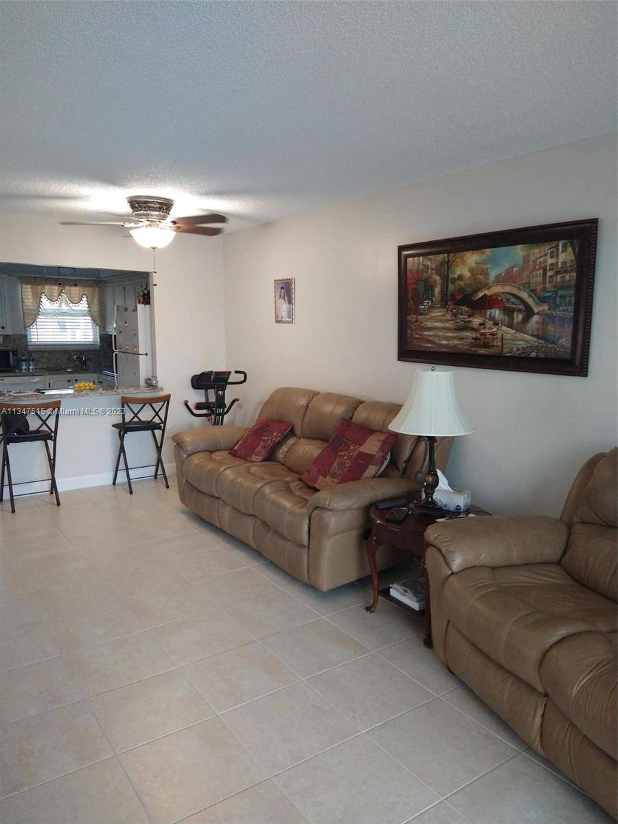 Sunrise, FL 33322,3091 E Sunrise Lakes Dr #210