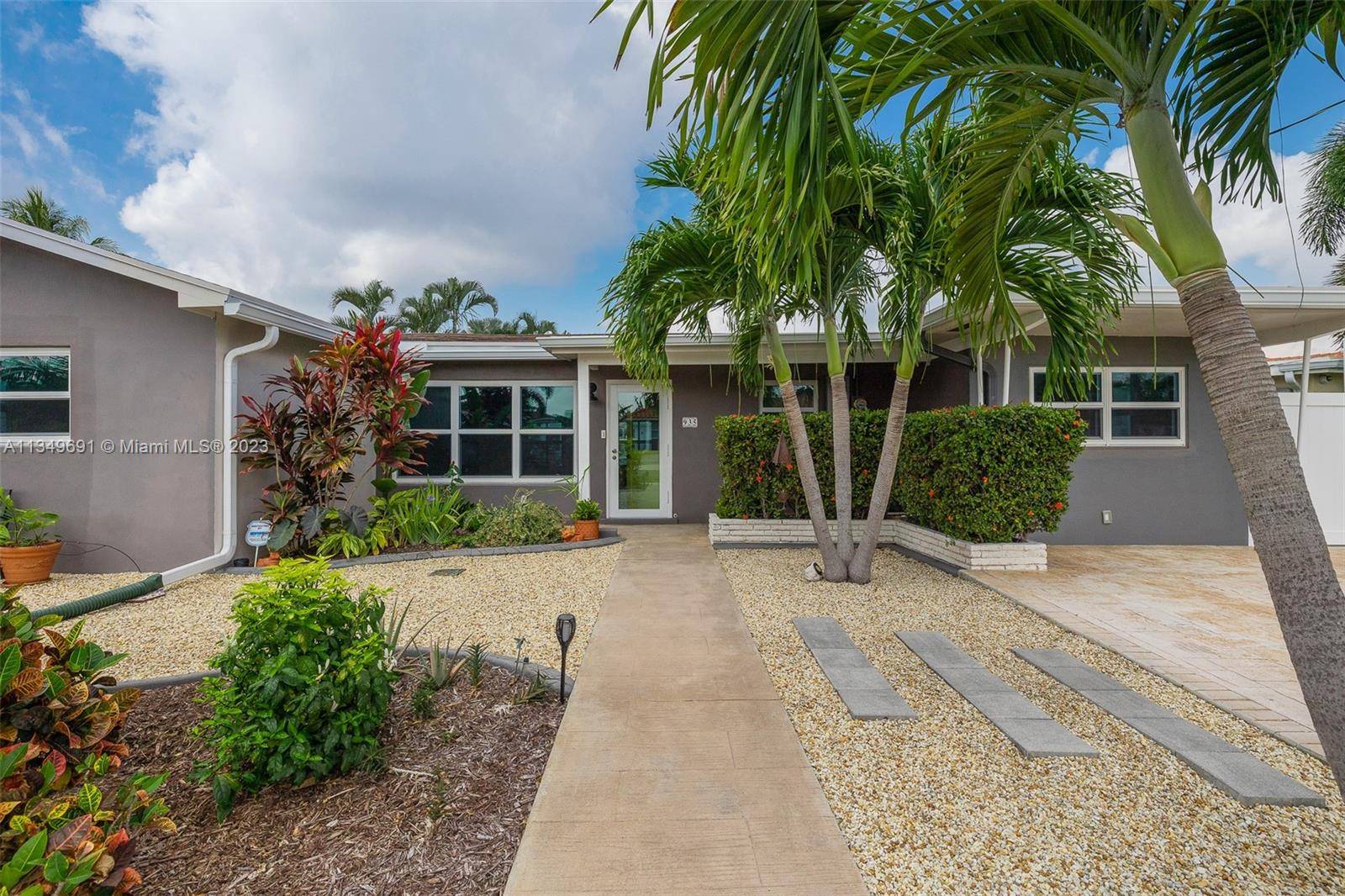 Dania Beach, FL 33004,935 Nautilus Isle