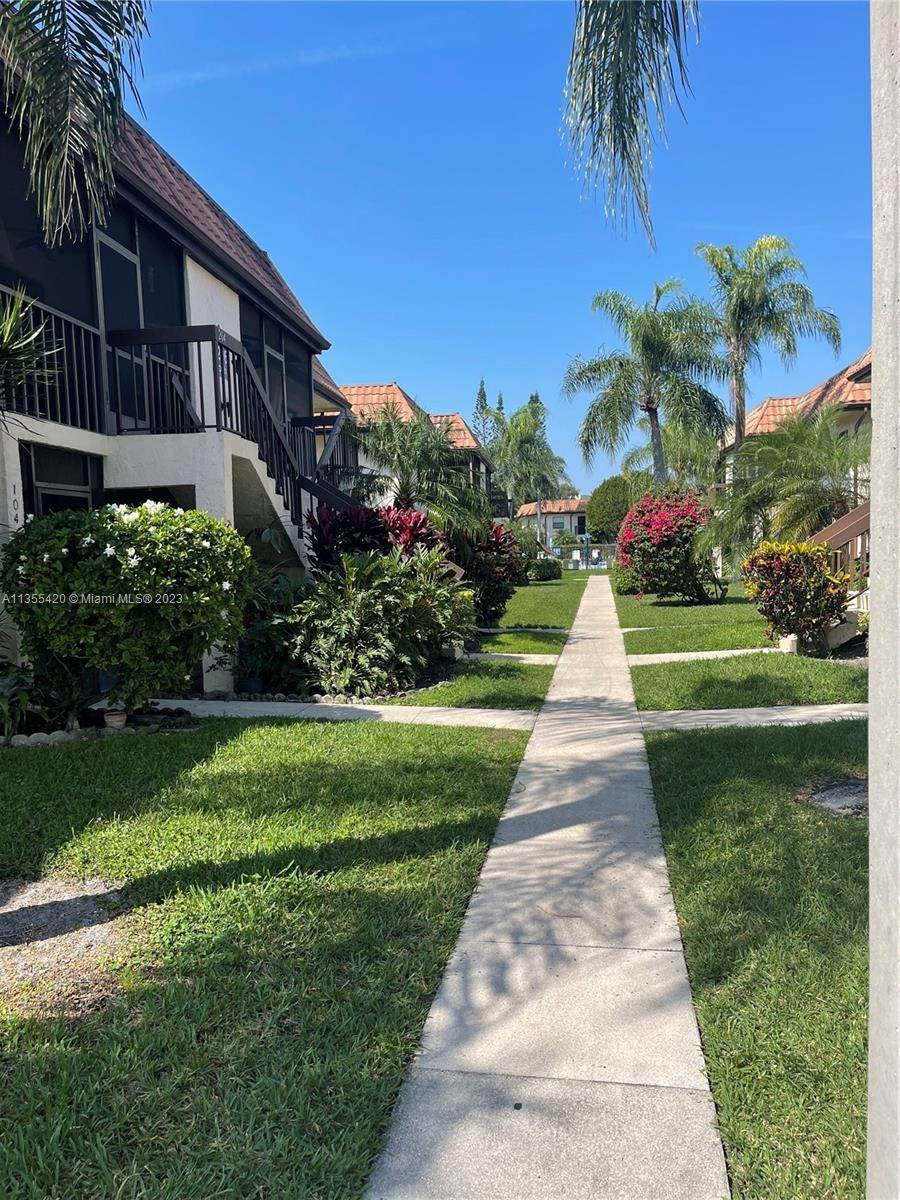Lake Worth, FL 33467,7238 Golf Colony Ct #204