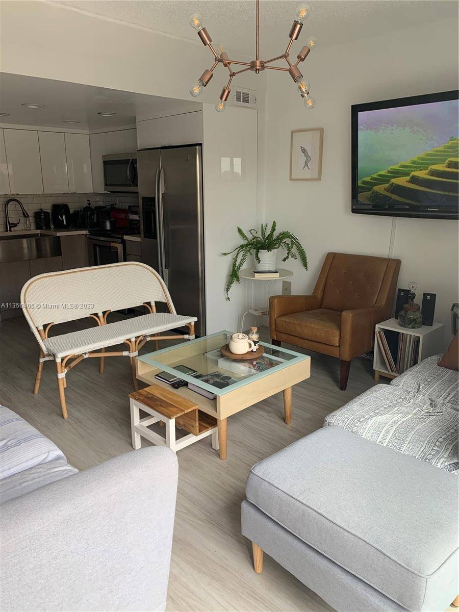 Miami, FL 33126,300 NW 42nd Ave #402