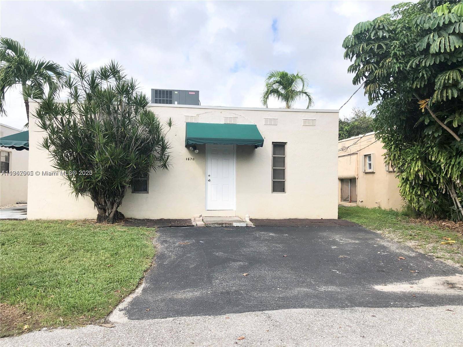 Hollywood, FL 33020,1670 Harding St