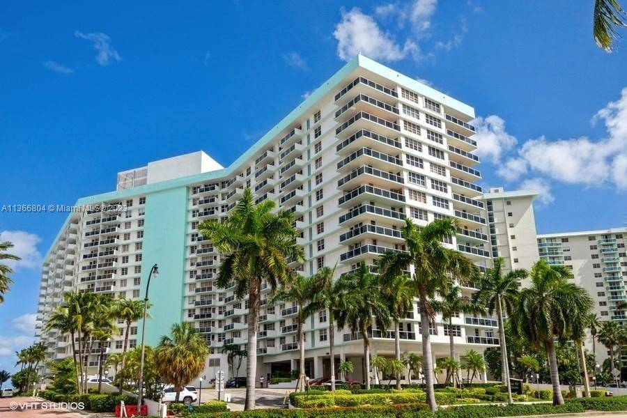 Hollywood, FL 33019,3725 S Ocean Dr #424