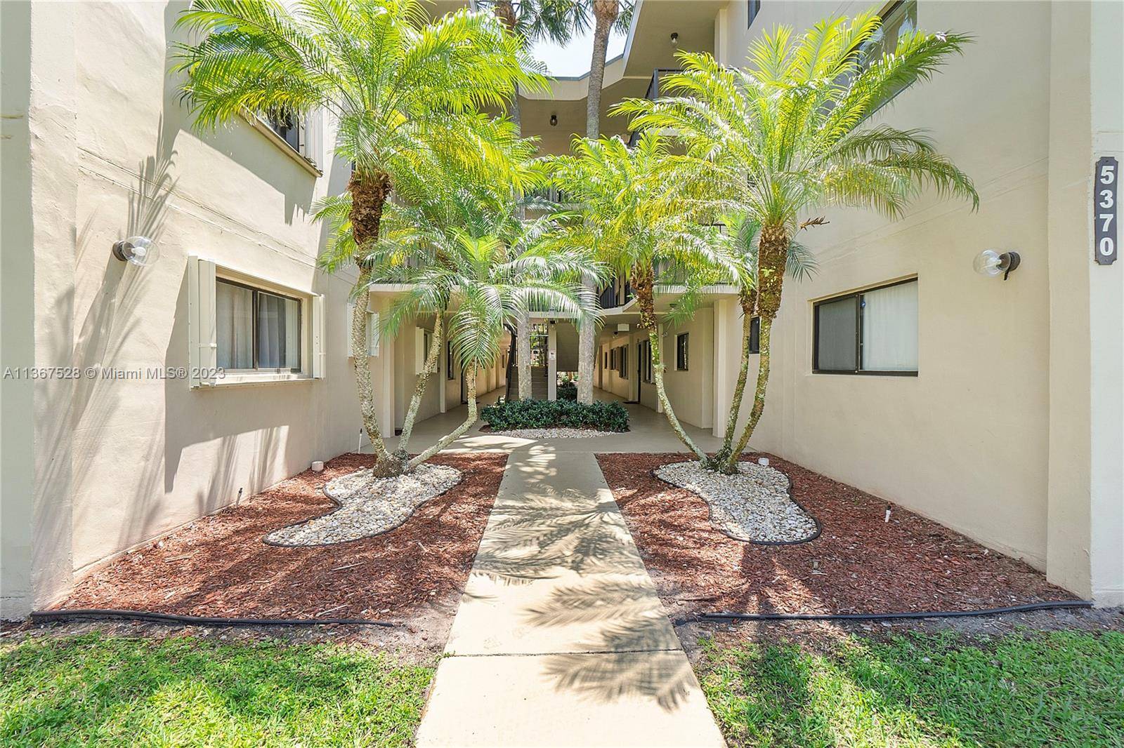 Delray Beach, FL 33484,5370 Las Verdes Cir #114