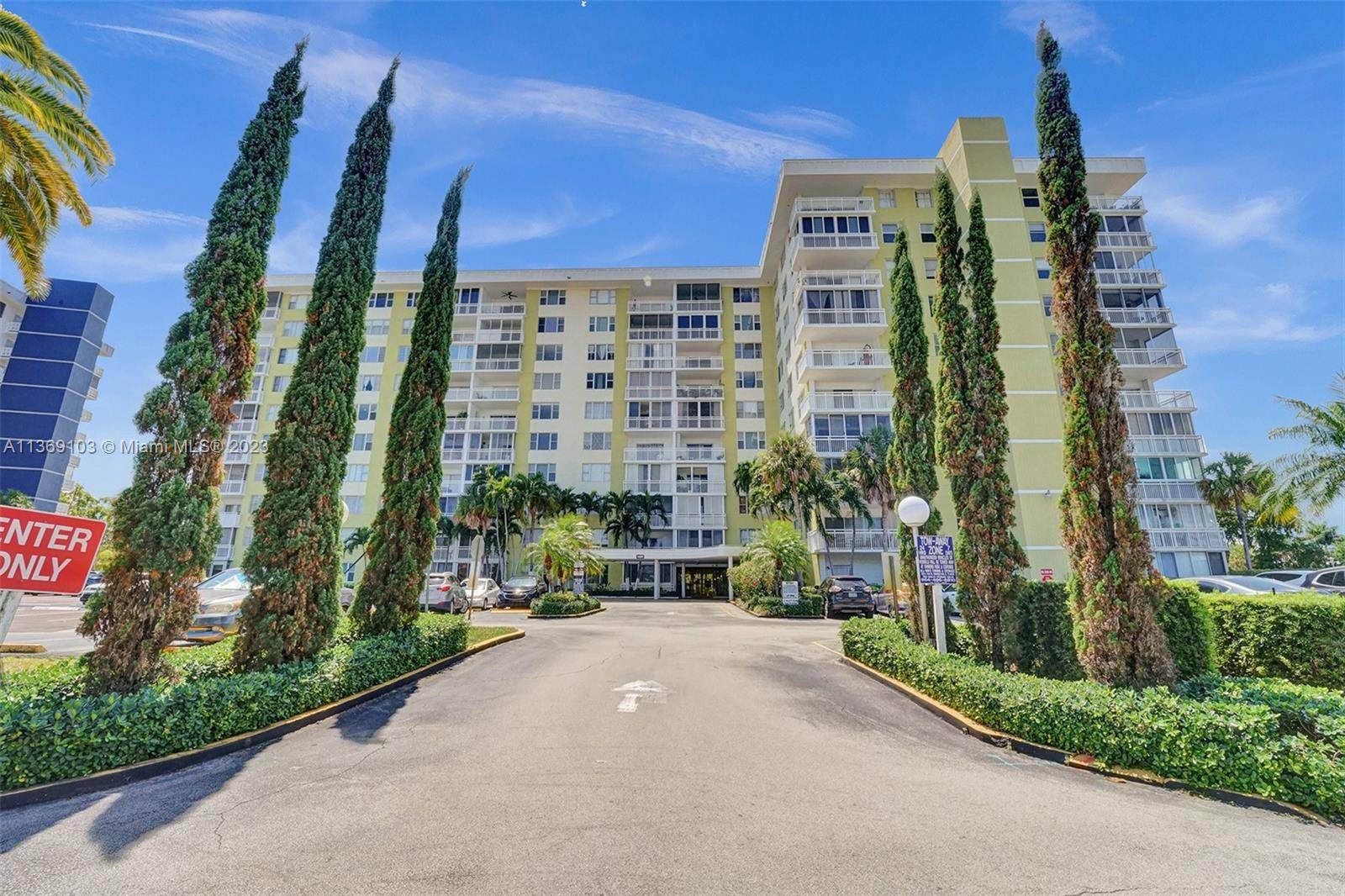 Hollywood, FL 33021,4400 Hillcrest Dr #317B