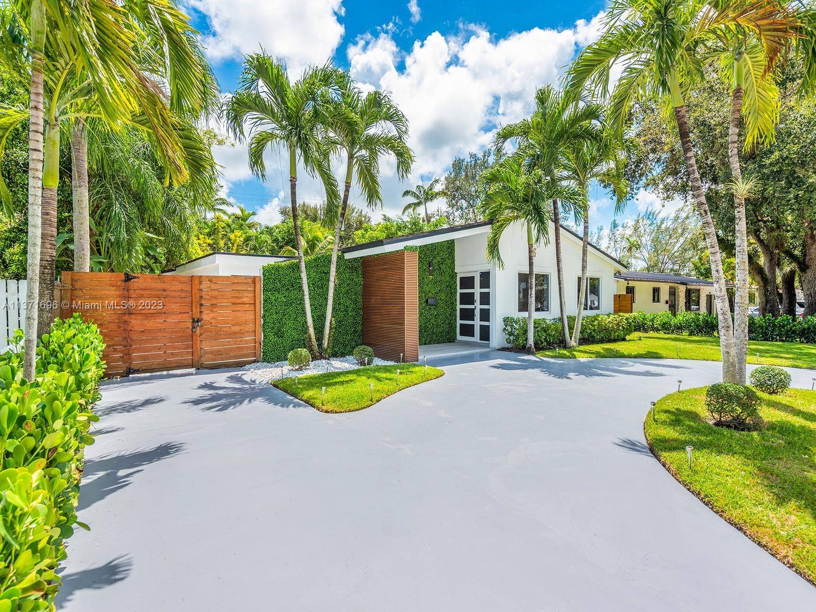 South Miami, FL 33143,6478 SW 72nd St