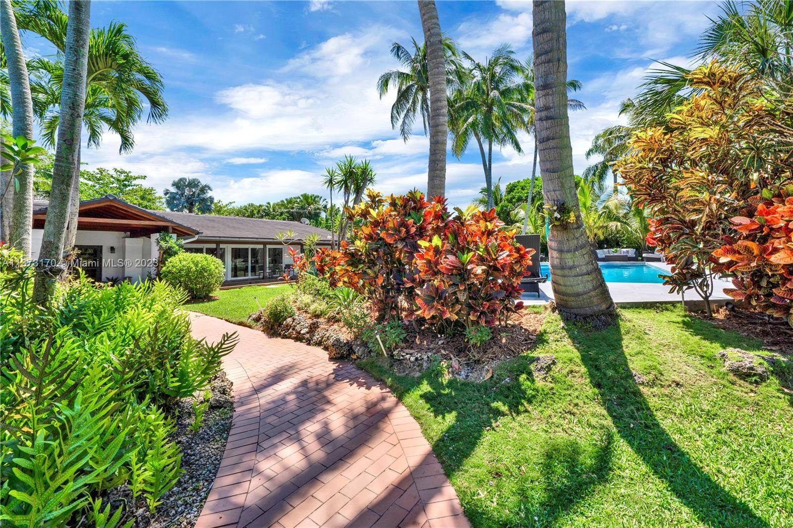 Pinecrest, FL 33156,7430 SW 131st St