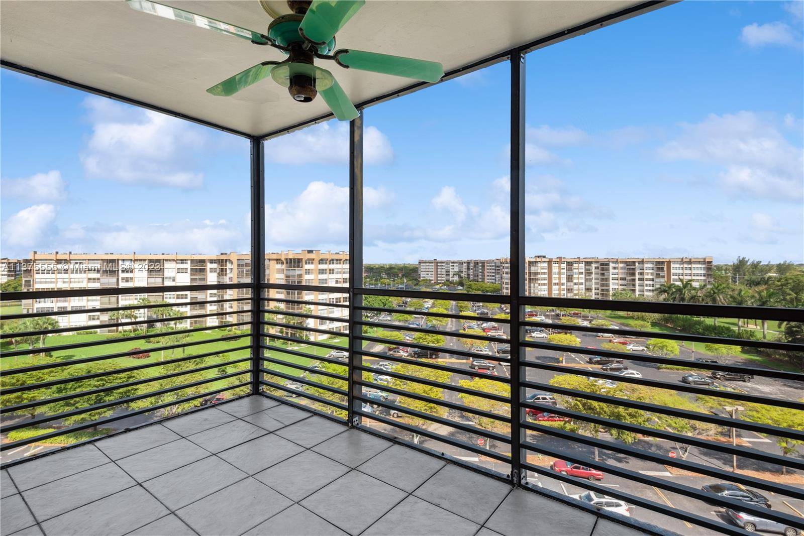 Pembroke Pines, FL 33026,900 Saint Charles Pl #PH18