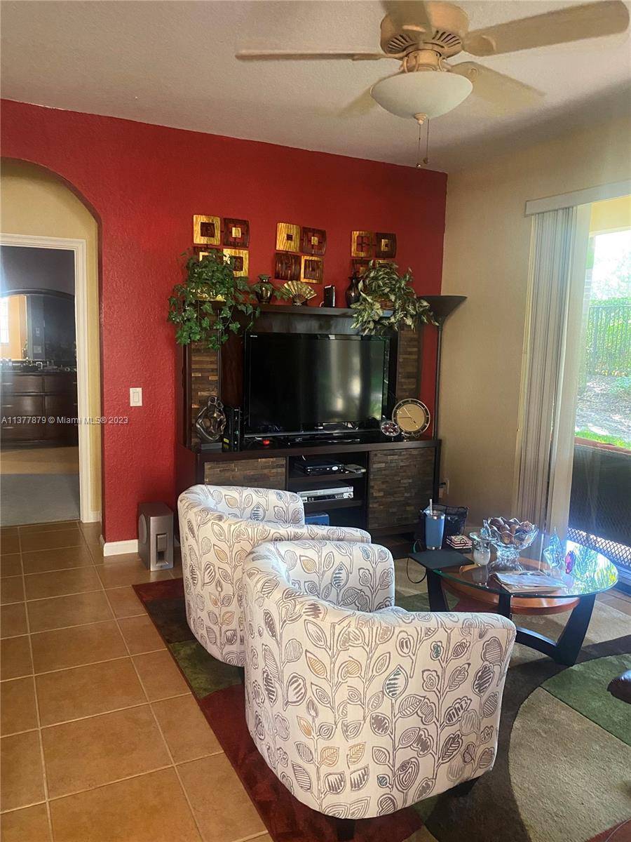 Weston, FL 33326,1681 Passion Vine Cir #20-2