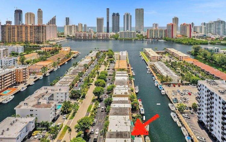 North Miami Beach, FL 33160,3708 NE 167th St #37