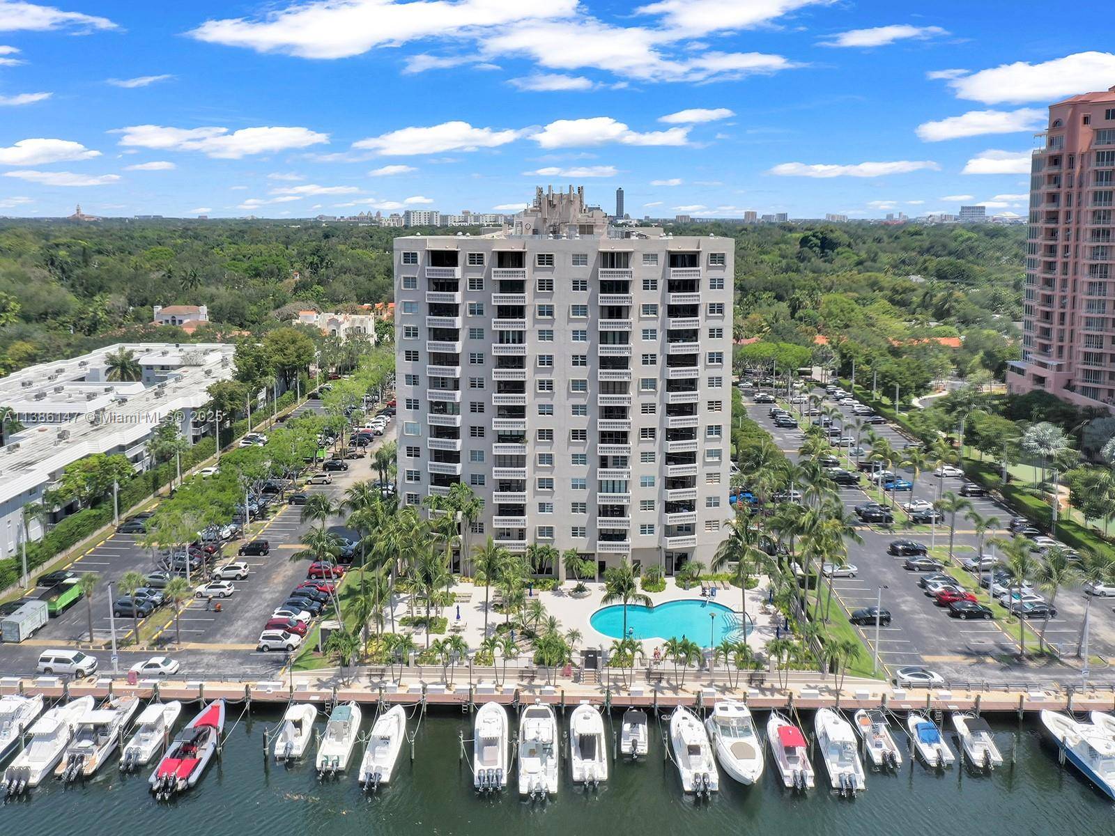 Coral Gables, FL 33133,90 Edgewater Dr #114