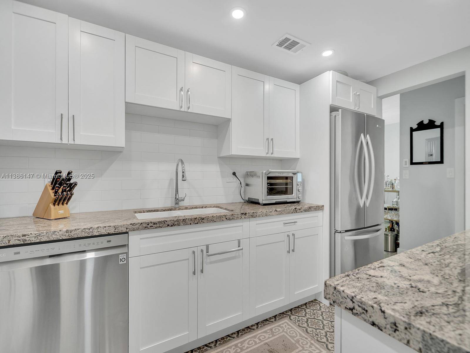 Coral Gables, FL 33133,90 Edgewater Dr #114