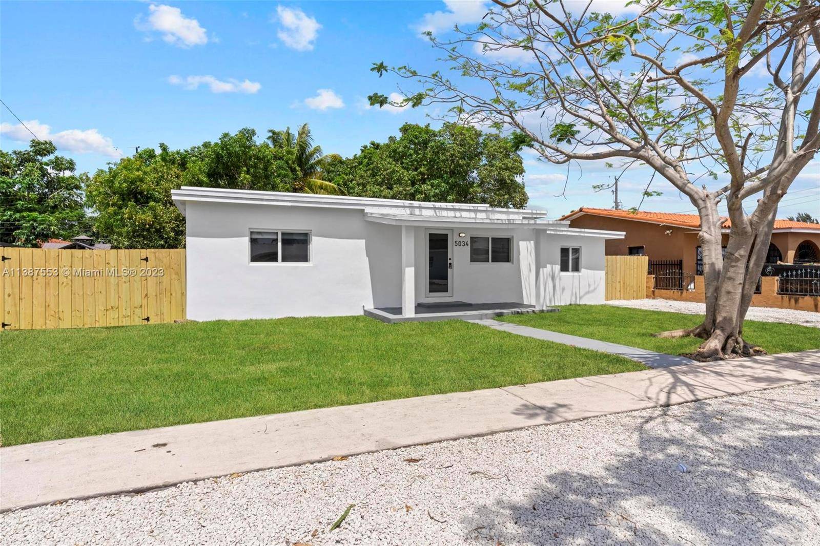 Hialeah, FL 33013,5034 E 9th Ln