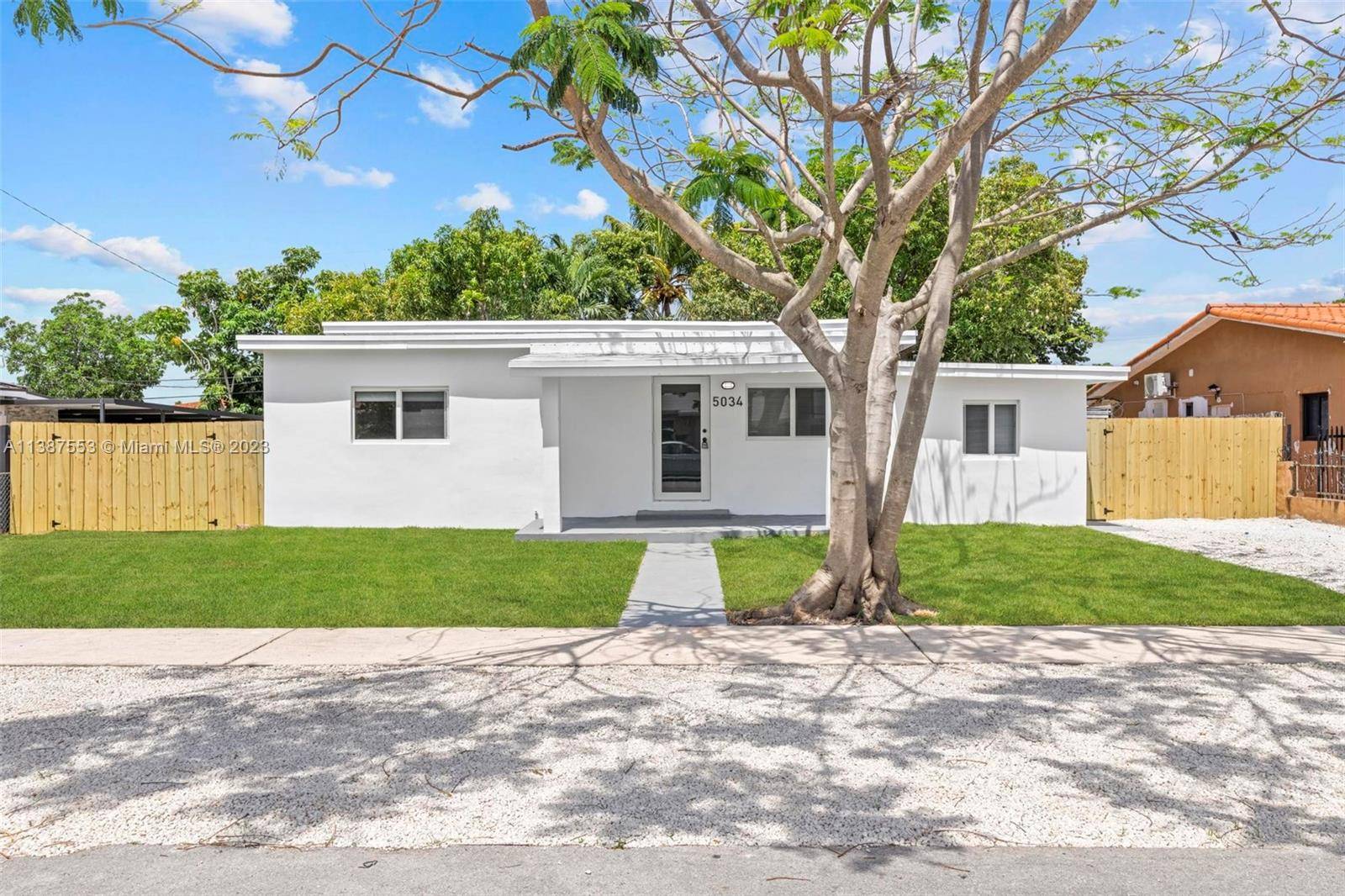 Hialeah, FL 33013,5034 E 9th Ln