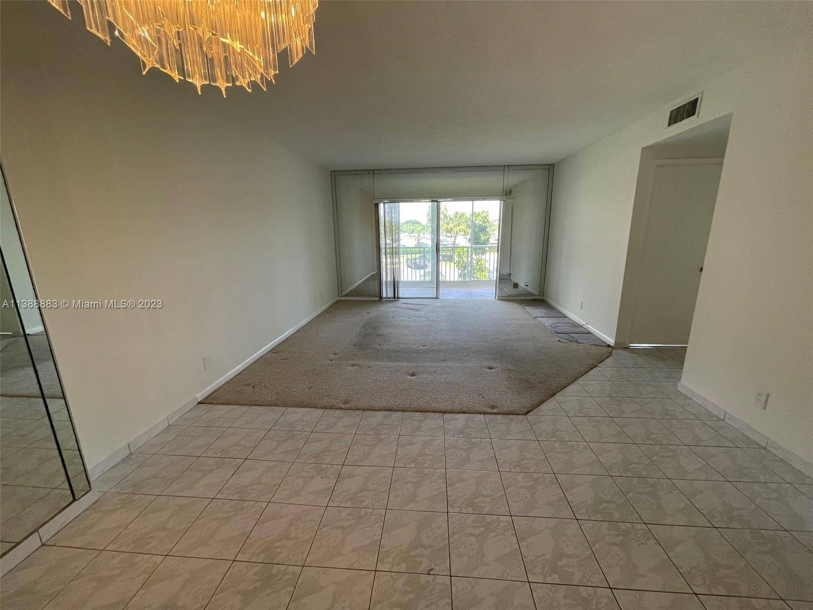 Hollywood, FL 33021,3800 Hillcrest Dr #219