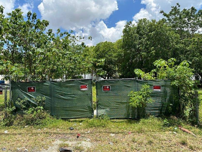 Miami, FL 33133,3927 NE Washington Ave