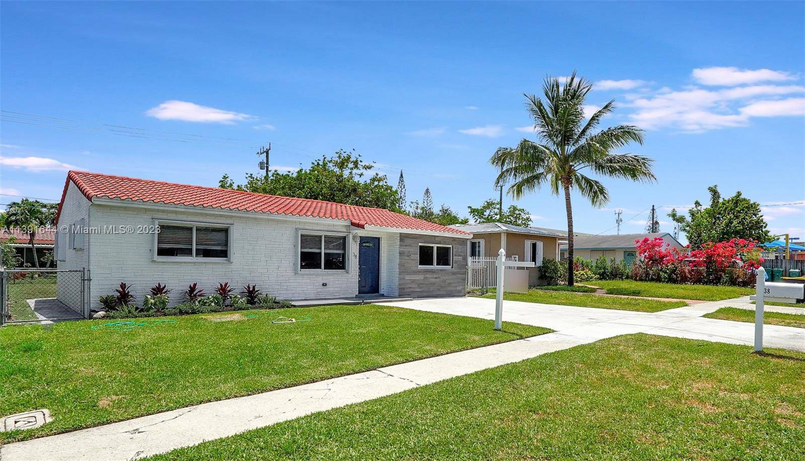 Dania Beach, FL 33004,38 SE 3rd Pl