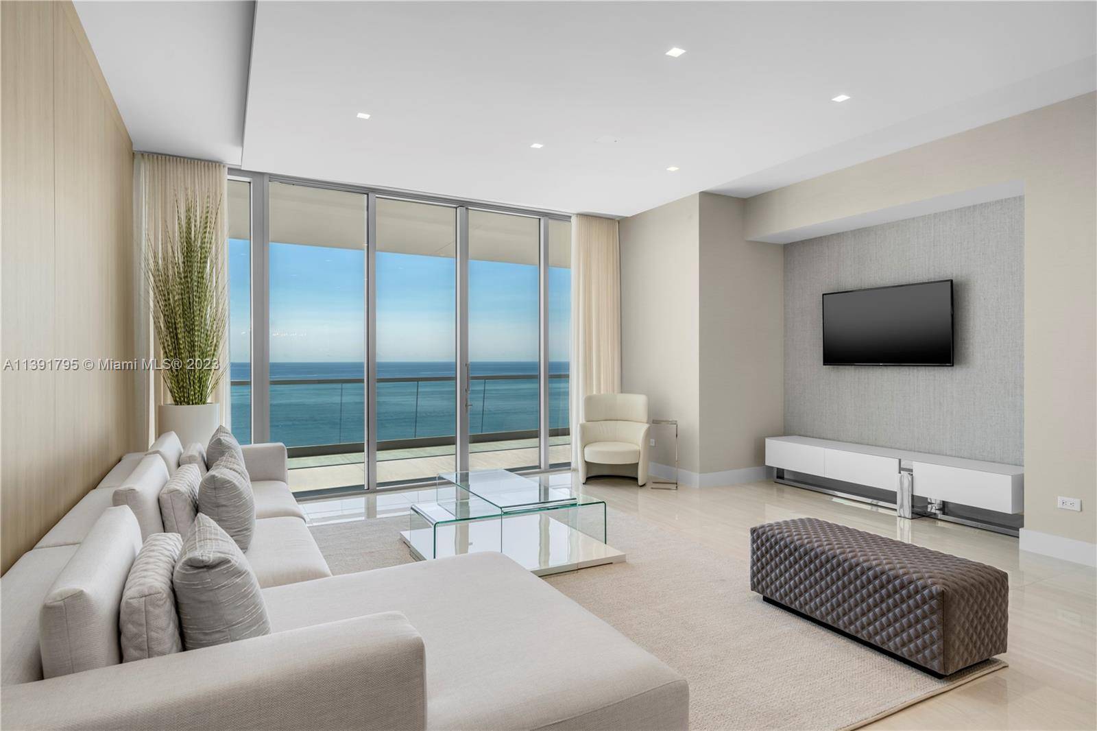 Sunny Isles Beach, FL 33160,18501 Collins Ave #2503