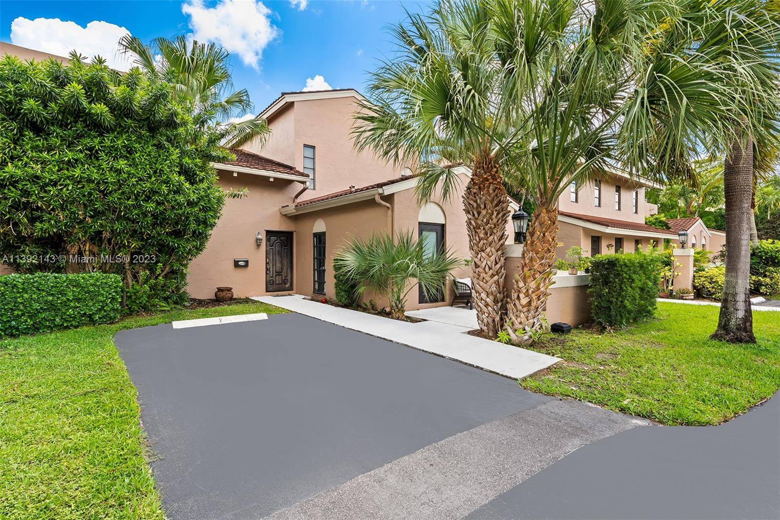 Plantation, FL 33324,9050 Jacaranda Ln #2