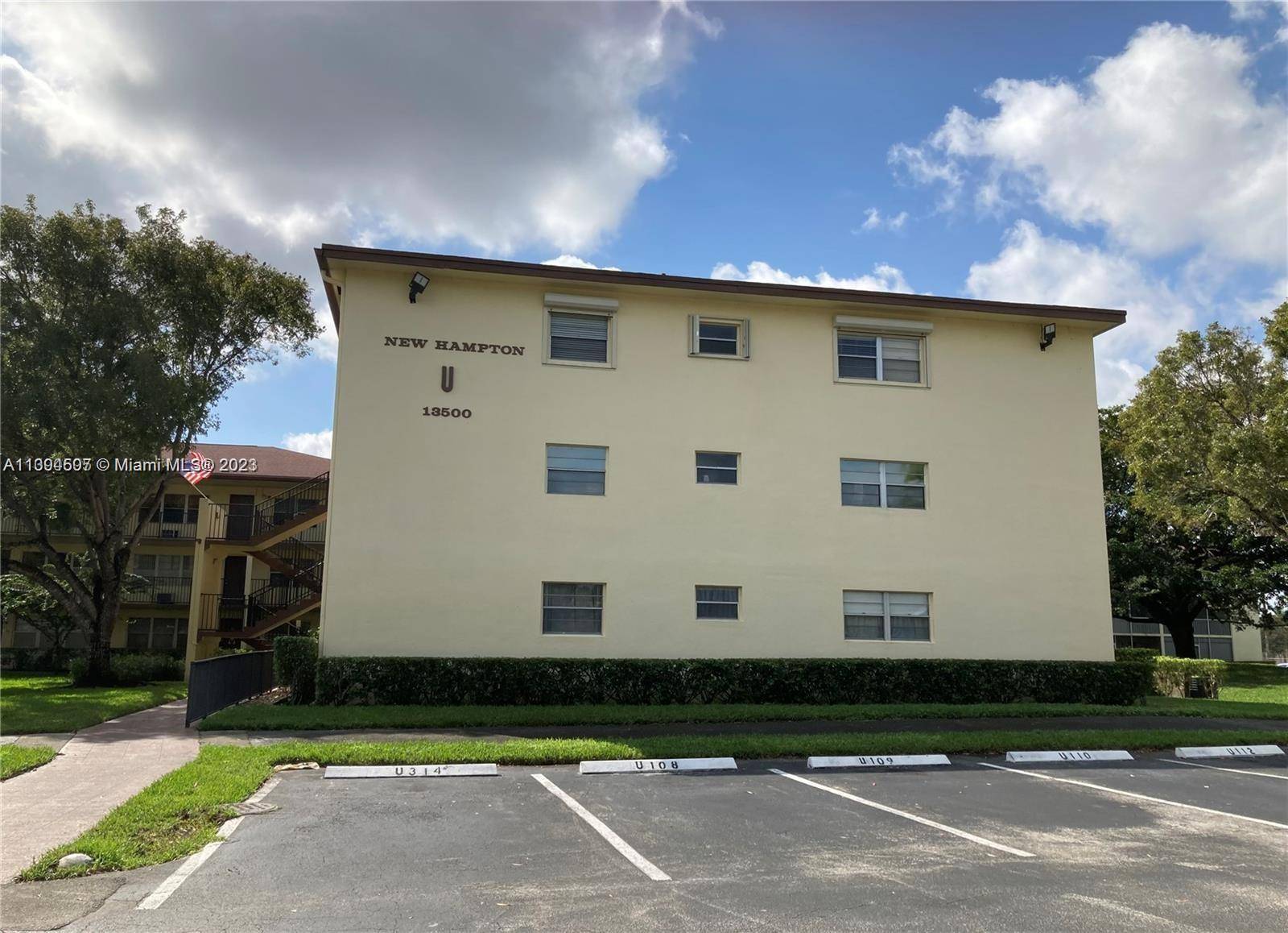 Pembroke Pines, FL 33027,13500 SW 1st St #306U