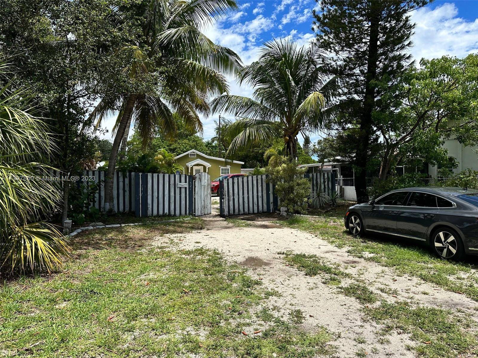 Hollywood, FL 33020,1721 Mckinley St