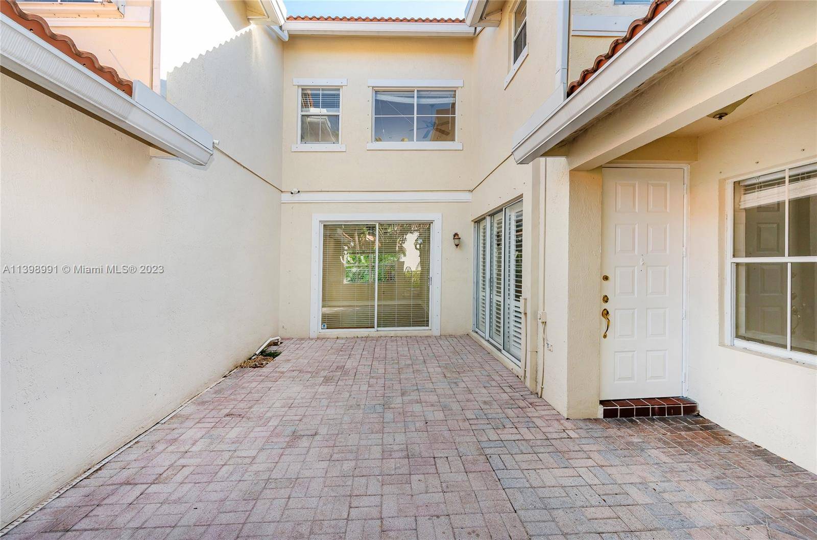 Hollywood, FL 33019,1765 Weeping Willow Way