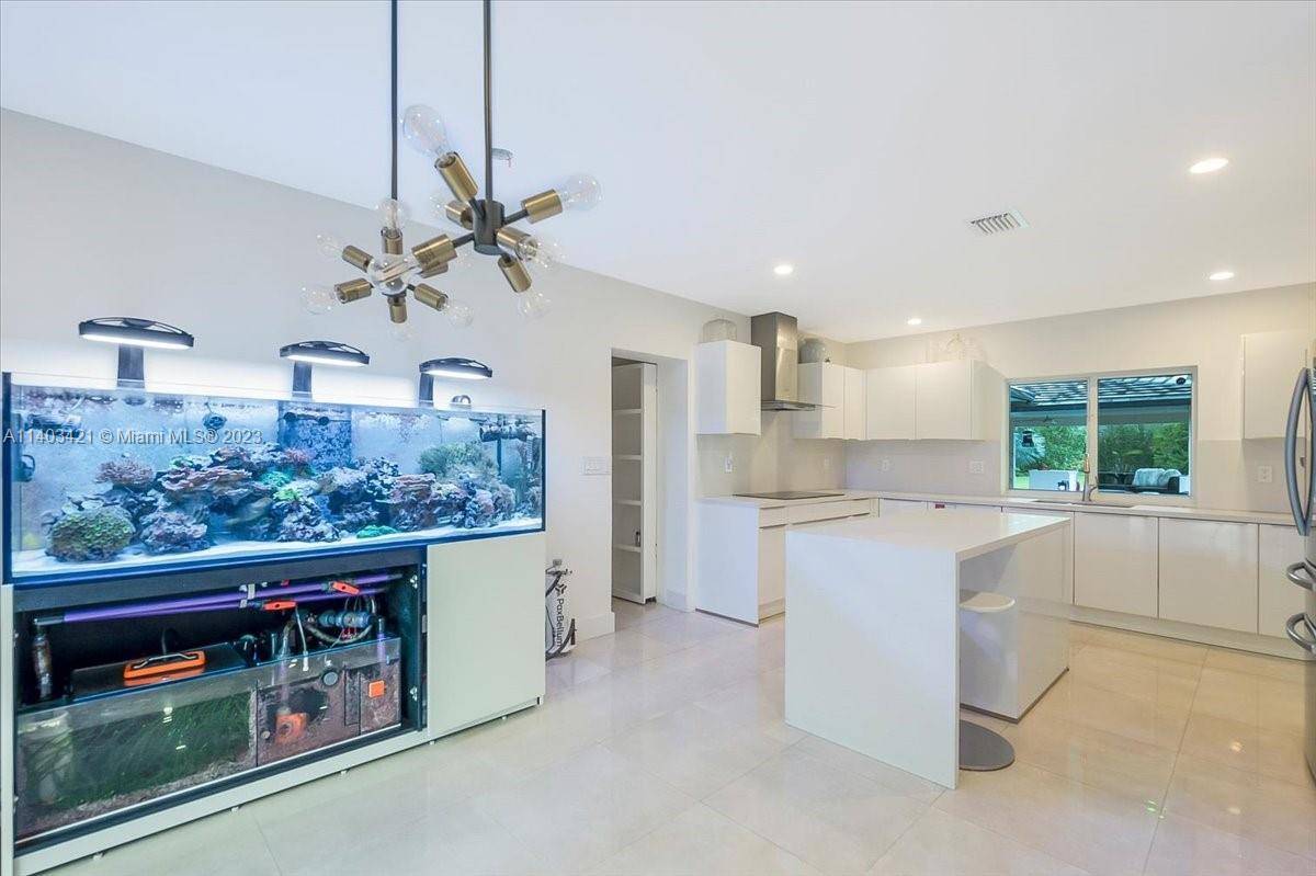 Pinecrest, FL 33156,12825 SW 62nd Ave