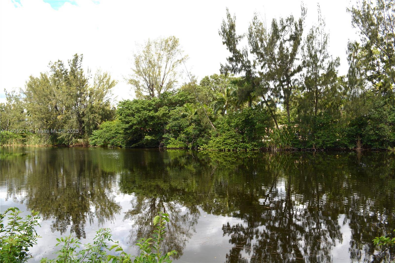 Miami Springs, FL 33166,34 S Royal Poinciana Blvd