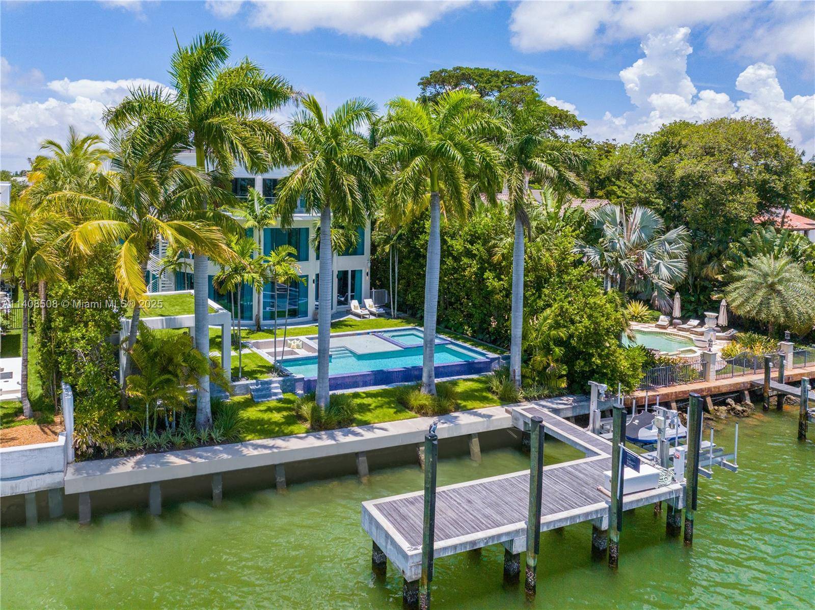 Miami Beach, FL 33140,5785 Pine Tree Dr