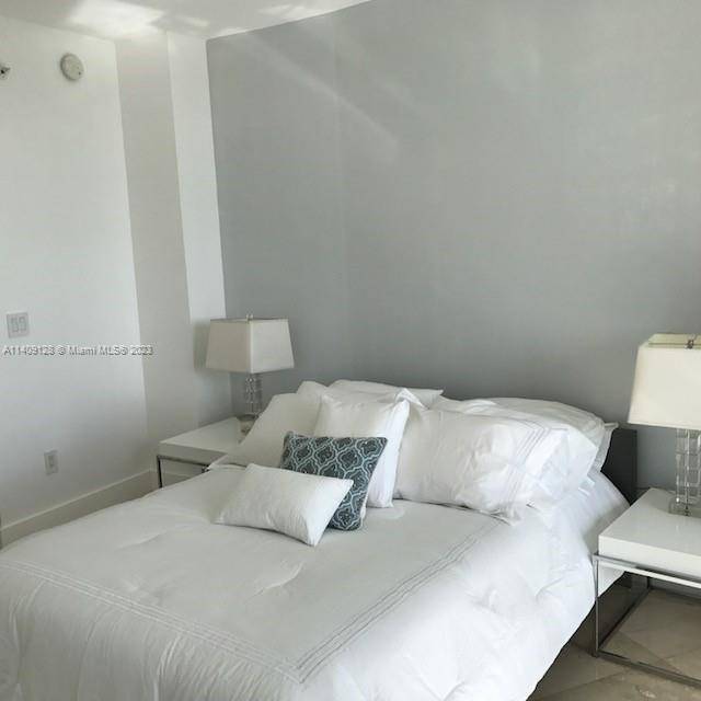 Sunny Isles Beach, FL 33160,18201 collins ave #1603