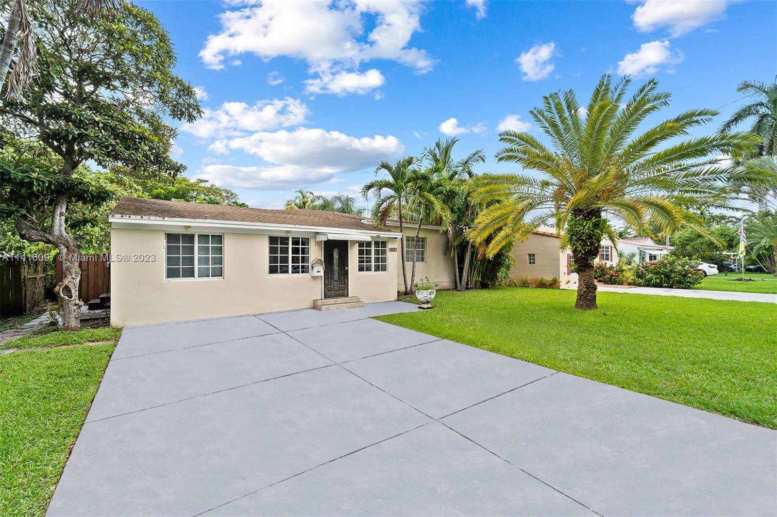 Hollywood, FL 33020,1623 Plunkett St