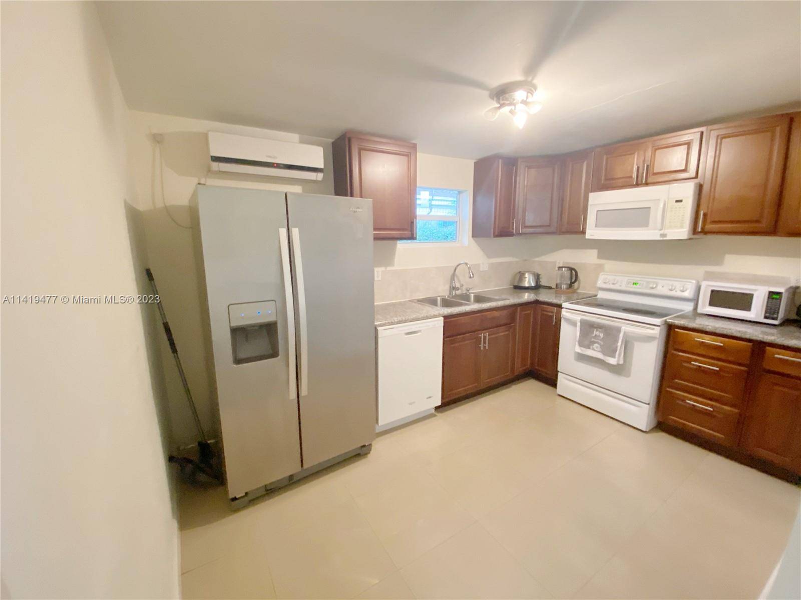 North Miami Beach, FL 33162,1645 NE 175th St