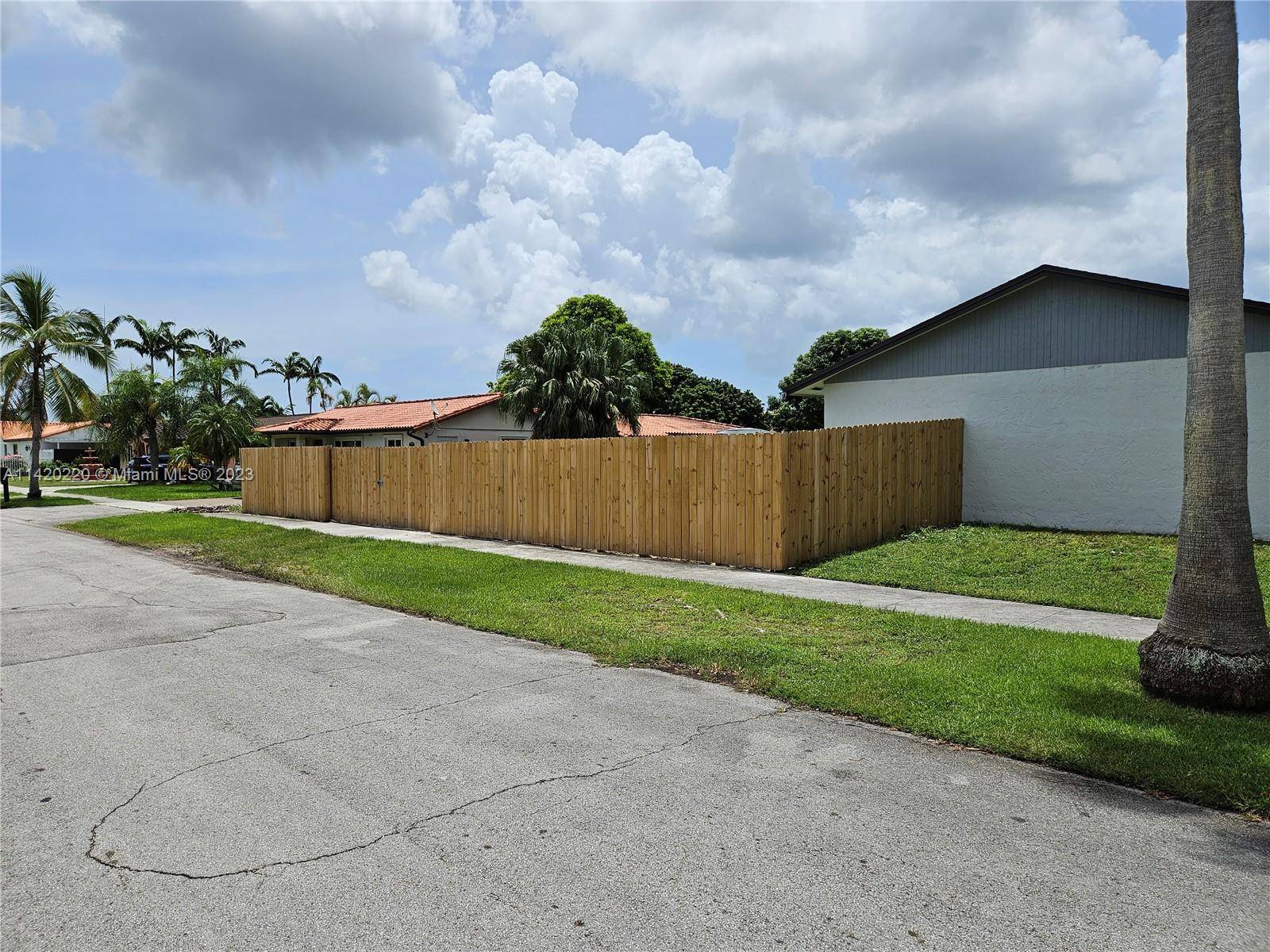Miami, FL 33175,5407 SW 134th Pl