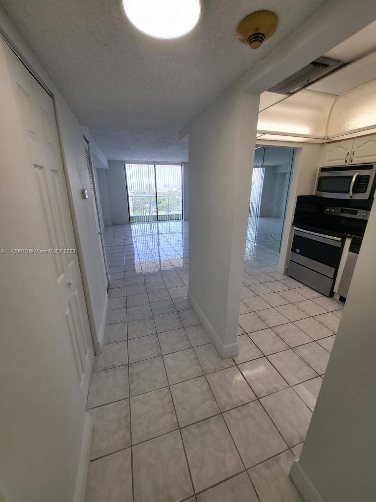 North Miami, FL 33181,13499 Biscayne Blvd #1204
