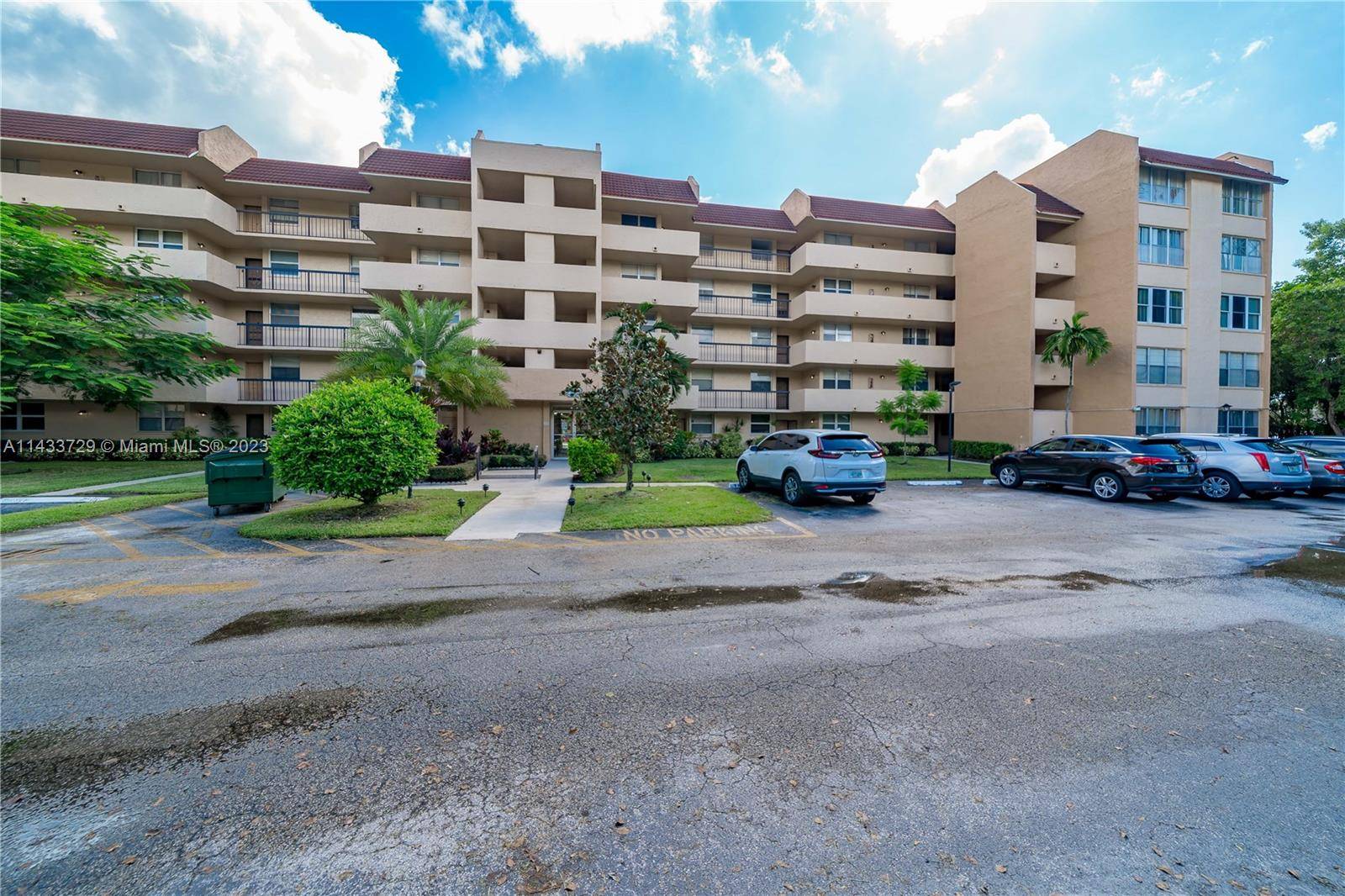 Lauderhill, FL 33319,3651 Environ Blvd #556